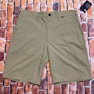 NWT 🐲💙 Hurley DF Chino Khaki 21” Short